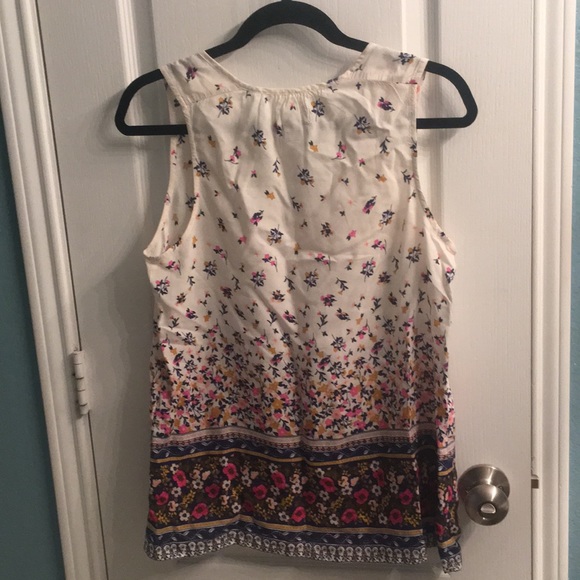 Patterned Blouse - Picture 3 of 4